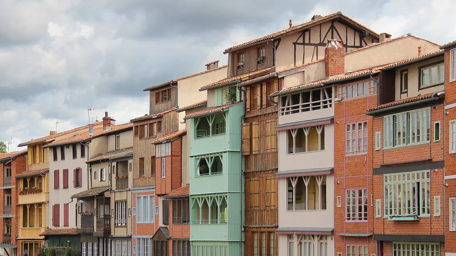 Les maisons anciennes au bord de l'Agout à Castres